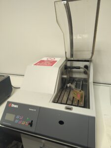 Struers Secotom-10 Saw